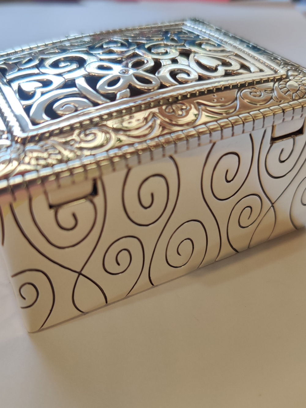 Brighton Silver Gold Filigree Jewelry Box - Picture 5 of 9